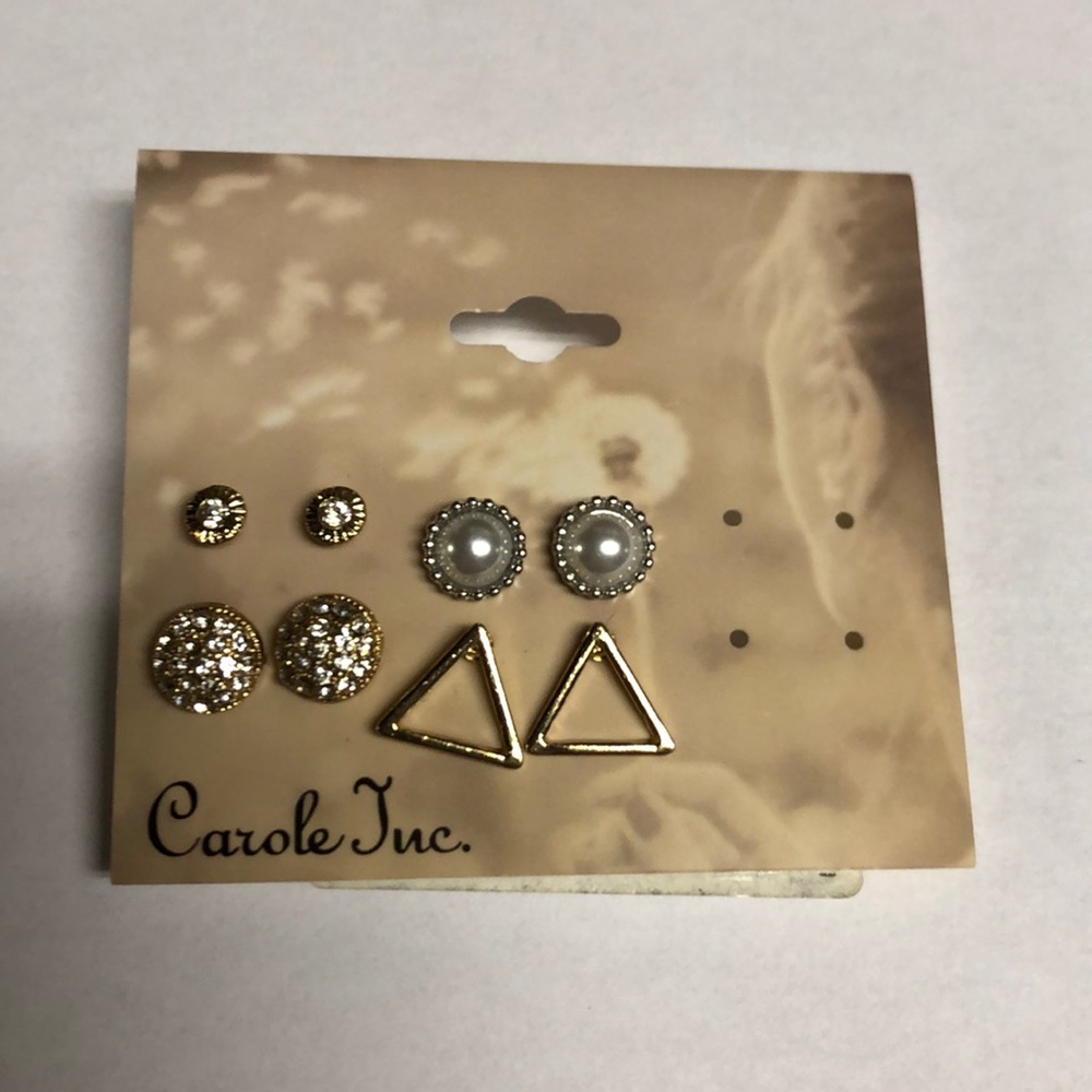 Carole Inc Earring Set